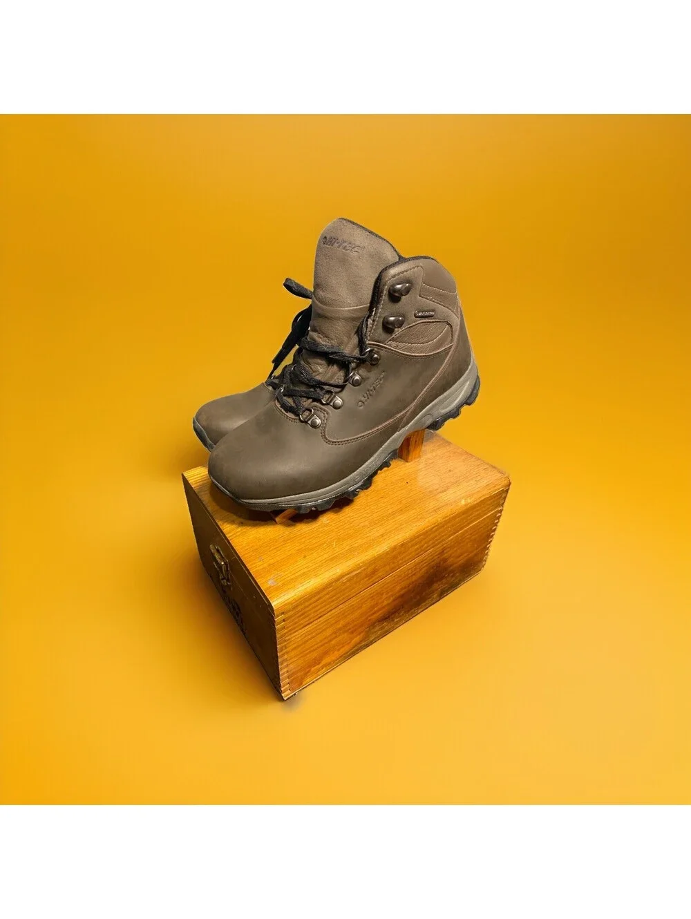 Hi-Tec Oakhurst Womens Hiking Boots Size 8